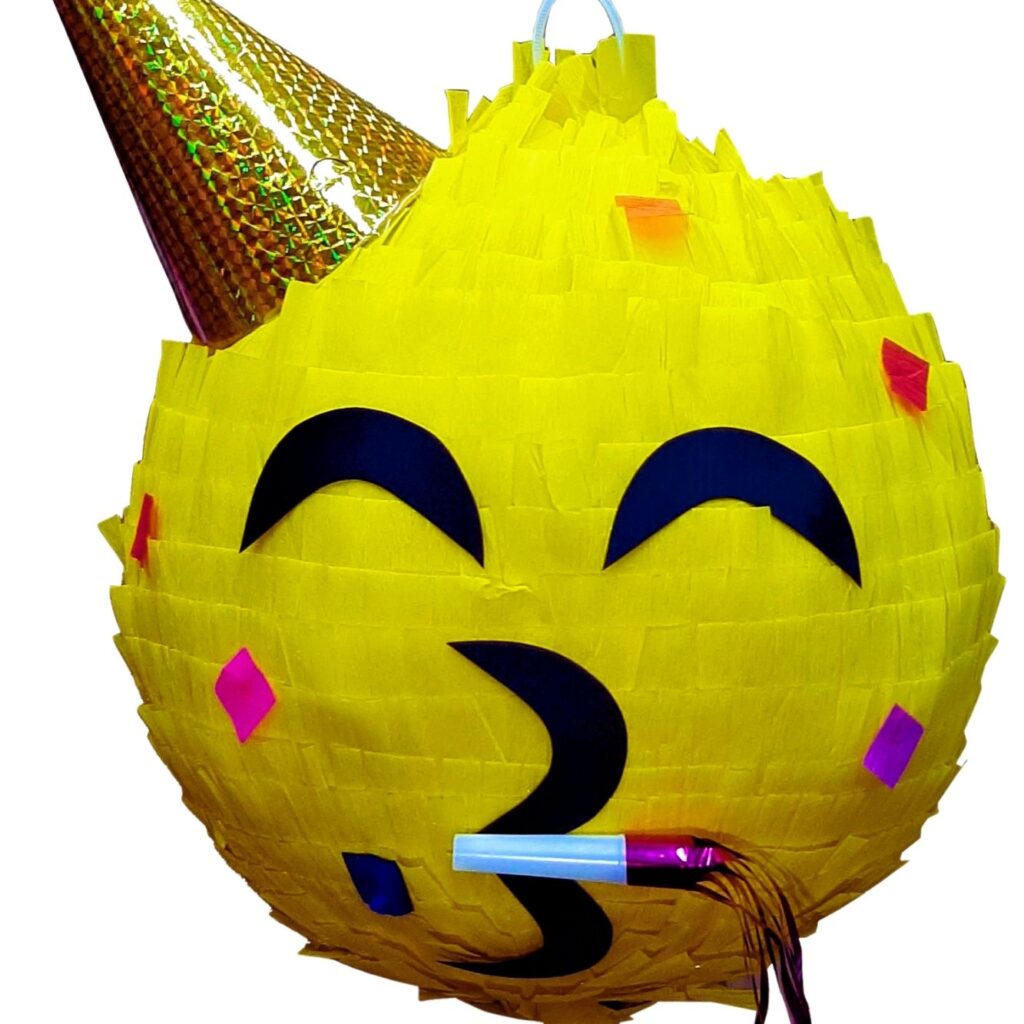 żółta piniata ze złotą czapeczką